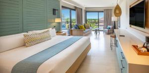 habitacion-adults-only-corner-junior-suite-tropical-lopesan-costa-bavaro-resort-spa-casino-punta-cana