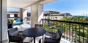 terrasse-unique-one-bedroom-suite-ocean-zimmer-lopesan-costa-bavaro-resort-spa-casino