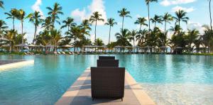 vista-mar-infinity-beach-pool-lopesan-costa-bavaro-resort-spa-casino-punta-cana