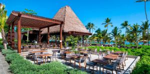 unique-beach-club-lopesan-costa-bavaro-punta-cana