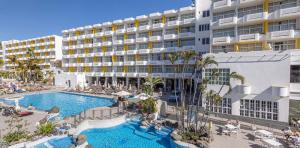 vista-general-piscina-principal-hotel-abora-catarina-by-lopesan-hotels-playa-del-ingles-gran-canaria
