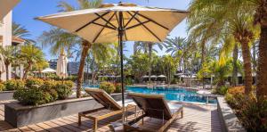terrazas-habitaciones-unique-premium-pool-lopesan-costa-meloneras-resort-spa-gran-canaria	