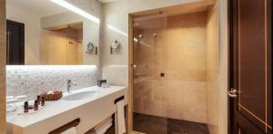 aseo-habitacion-unique-premium-private-pool-lopesan-costa-meloneras-resort-spa-gran-canaria