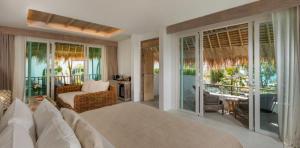 eden-suite-pool-view-zimmer-eden-beach-a-lopesan-colletion-hotel-khao-lak-tailandia	