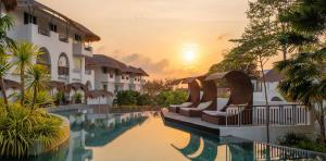 atardecer-eden-pool-2-eden-beach-resort-&-spa-a-lopesan-collection-hotel-khao-lak-tailandia