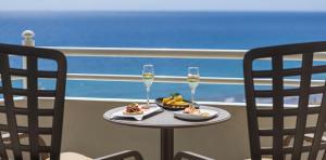 terrasse-unique-deluxe-view-zimmer-corallium-dunamar-by-lopesan-hotels-playa-del-ingles-gran-canaria	
