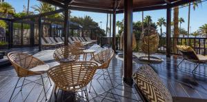 chairs-solarium-unique-corallium-dunamar-by-lopoesan-hotels-playa-del-ingles-gran-canaria	