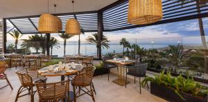 comedor-desayuno-unique-corallium-dunamar-by-lopesan-hotels-playa-del-ingles-gran-canaria	