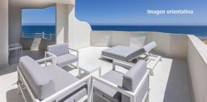 mobiliario-terraza-unique-corallium-dunamar-by-lopesan-hotels-playa-del-ingles-gran-canaria	