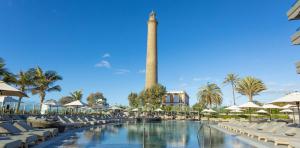 piscina-principal-hotel-faro-a-lopesan-collection-hotel-maspalomas-gran-canaria