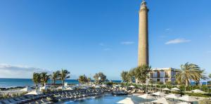 main-pool-view-hotel-faro-a-lopesan-collection-hotel-maspalomas-gran-canaria