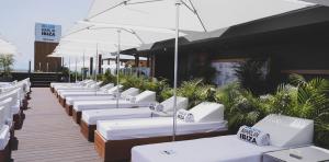 solarium-blue-marlin-ibiza-sky-lounge-hotel-faro-a-lopesan-collection-hotel-maspalomas-gran-canaria	