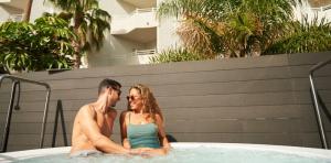 jacuzzi-unique-corallium-dunamar-by-lopesan-hotels-playa-del-ingles-gran-canaria	