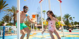 familia-splash-abora-interclub-atlantic-by-lopesan-hotels-san-agustin-gran-canaria	