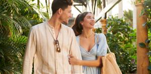 pareja-paseo-lopesan-costa-meloneras-resort-spa-gran.canaria	