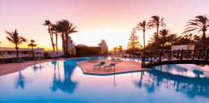 Island swimming pool in the hotel Abora Interclub Atlantic